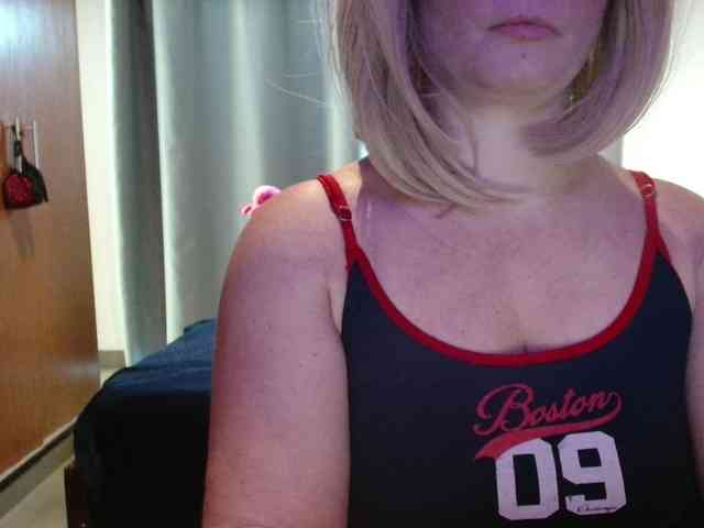 JussaraMilf webcam