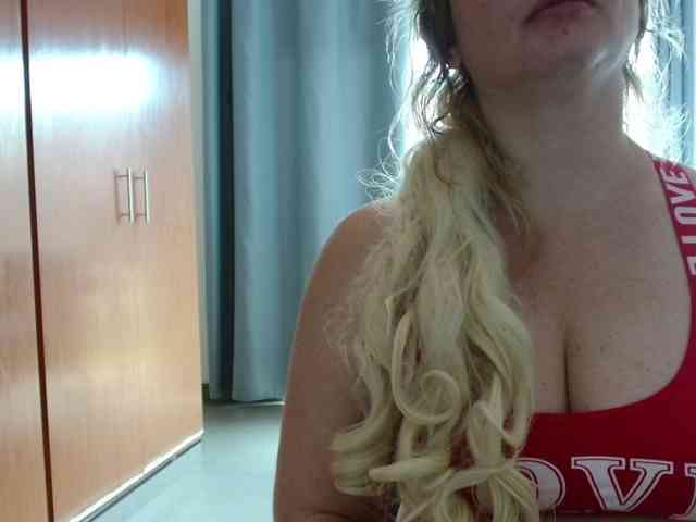 sexymommy77 webcam