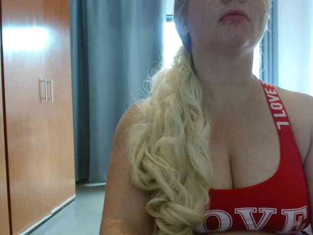 sexymommy77 webcam