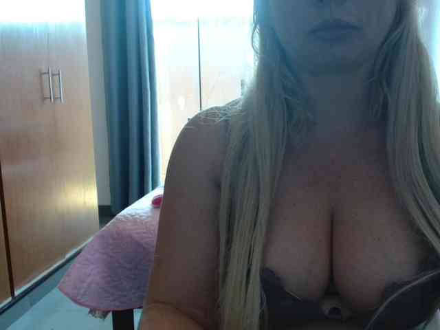 sexymommy77 webcam