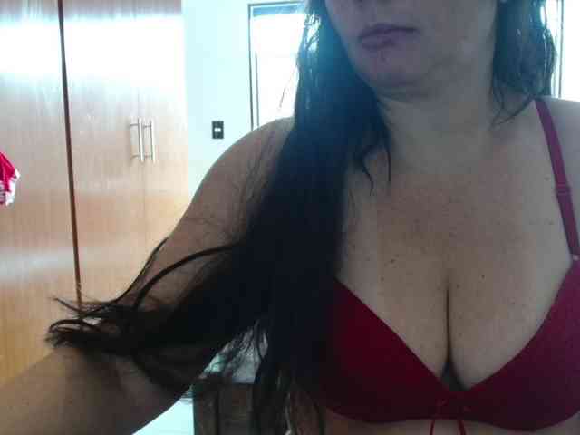 sexymommy77 webcam