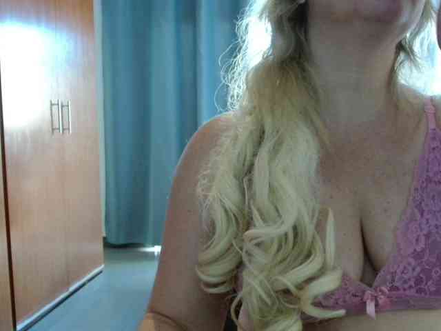 sexymommy77 webcam