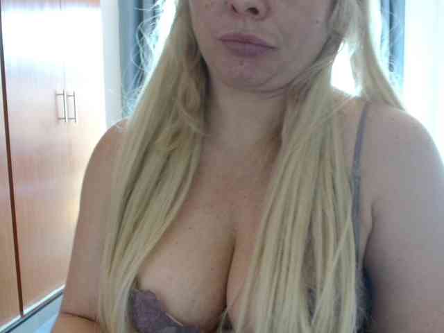 sexymommy77 webcam