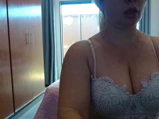 sexymommy77 webcam