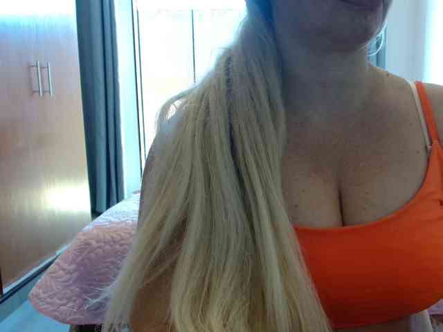 sexymommy77 webcam
