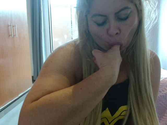 Jussara-Milf Live Webcam on BongaCams