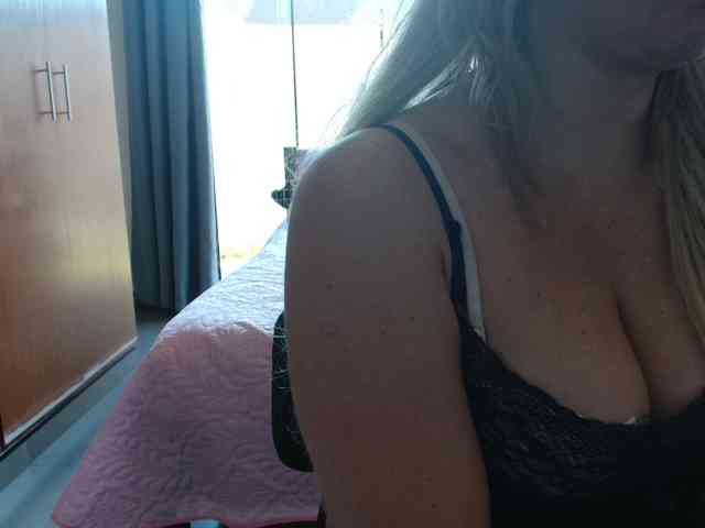 sexymommy77 webcam
