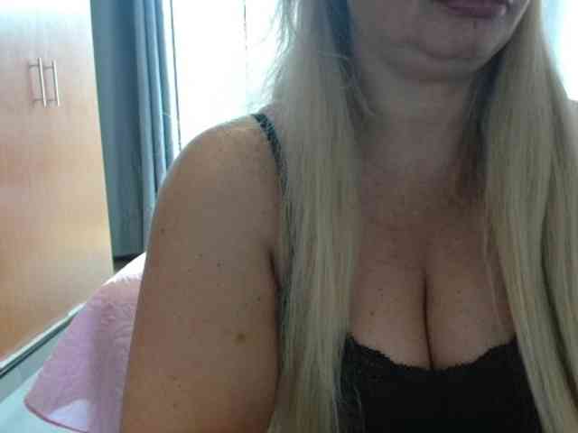 sexymommy77 webcam