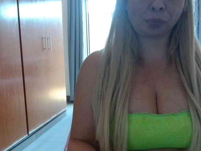 sexymommy77 webcam