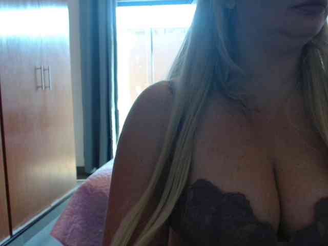sexymommy77 webcam
