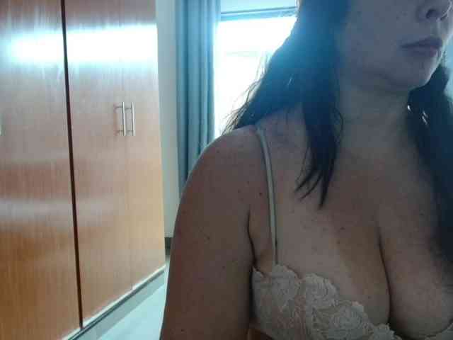 sexymommy77 webcam