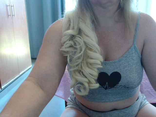 sexymommy77 webcam