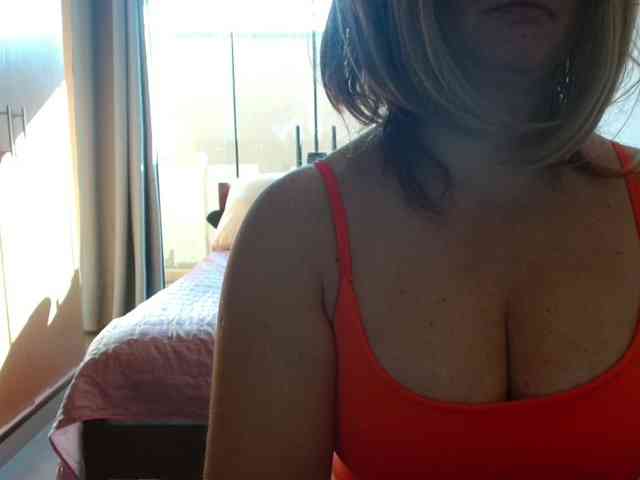 JussaraMilf webcam