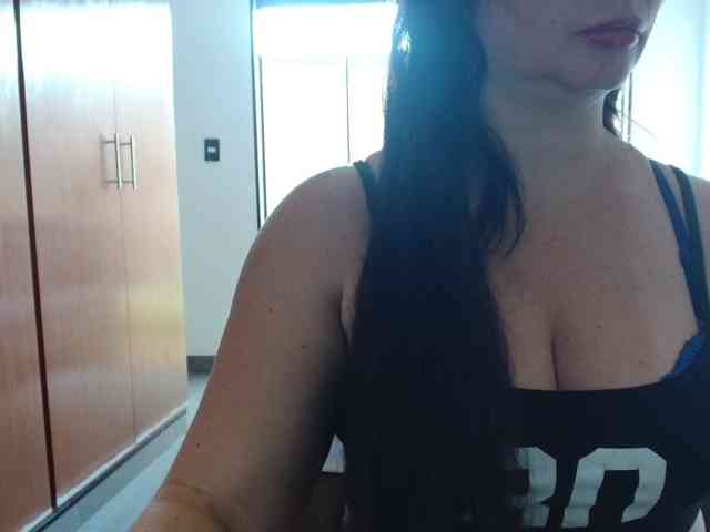 sexymommy77 webcam