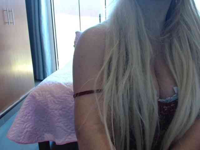 sexymommy77 webcam