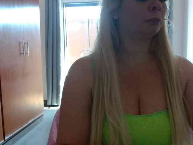 sexymommy77 webcam