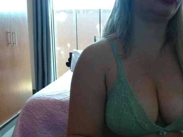 sexymommy77 webcam