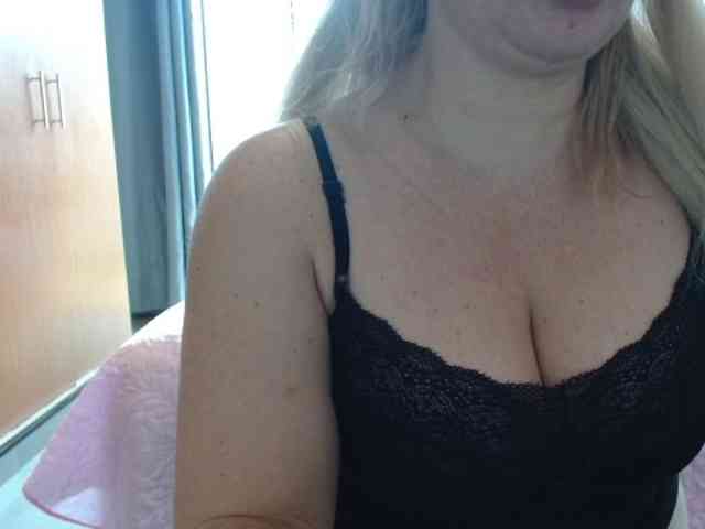 sexymommy77 webcam