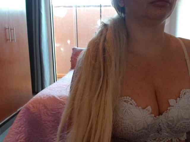 sexymommy77 webcam