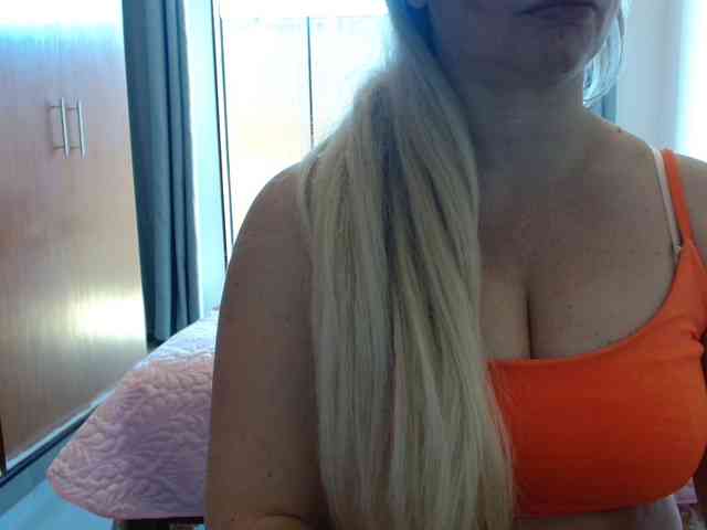sexymommy77 webcam
