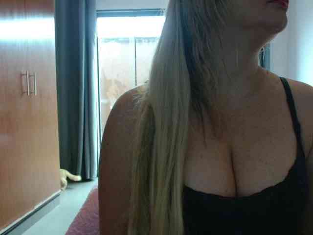 sexymommy77 webcam