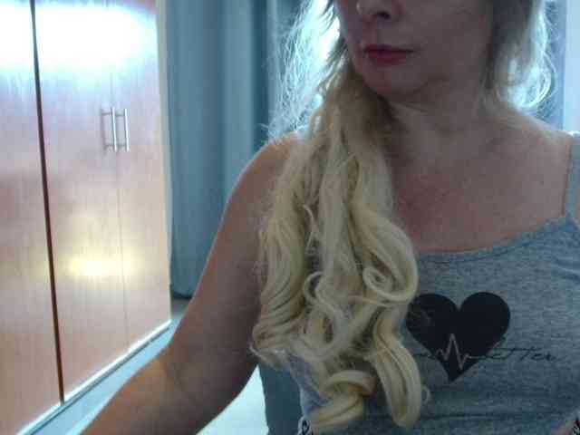 sexymommy77 webcam