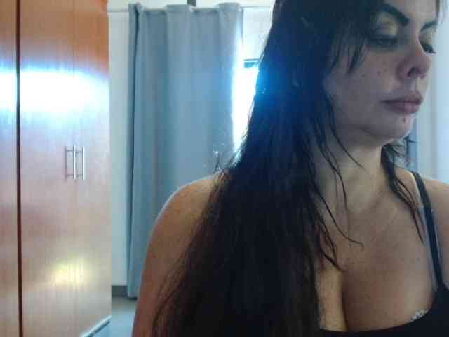 sexymommy77 webcam