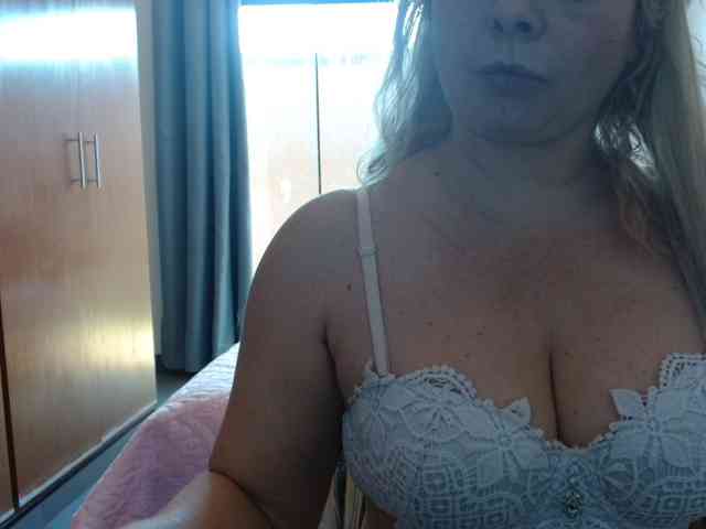 sexymommy77 webcam