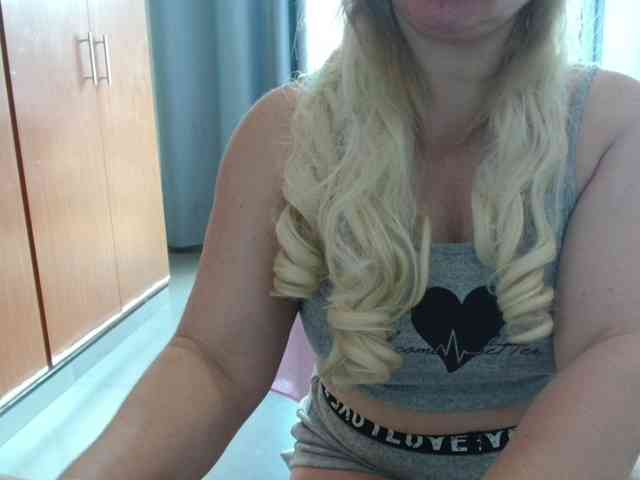 sexymommy77 webcam