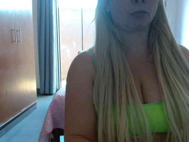 sexymommy77 webcam
