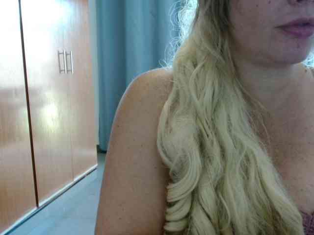 sexymommy77 webcam