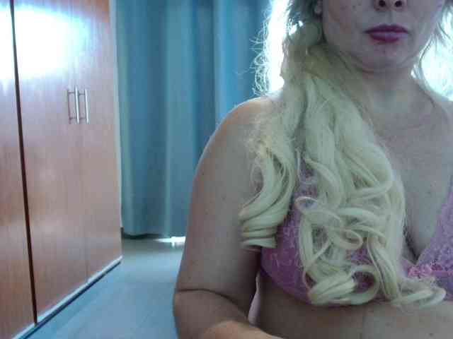 sexymommy77 webcam