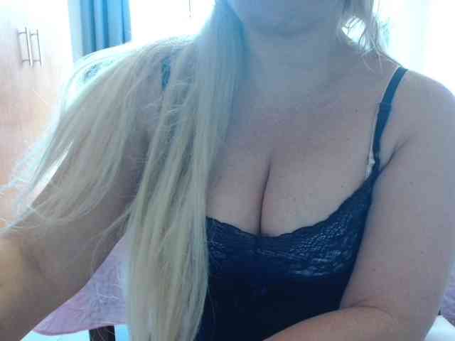 sexymommy77 webcam