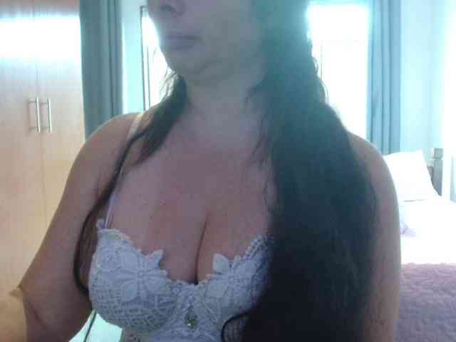 sexymommy77 webcam