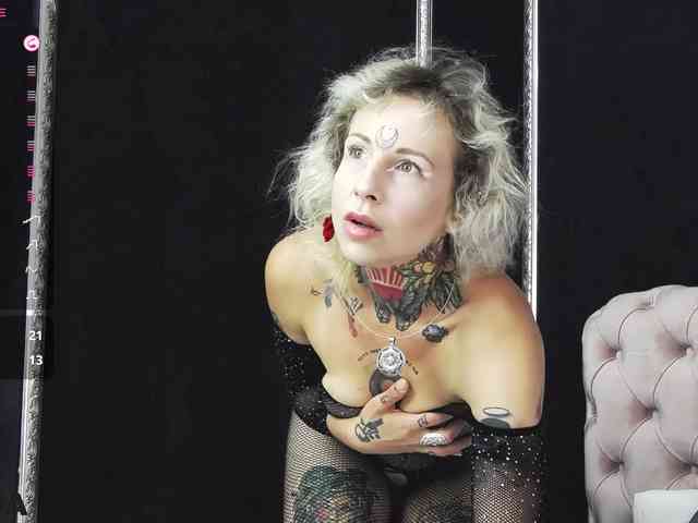MandyMuse webcam