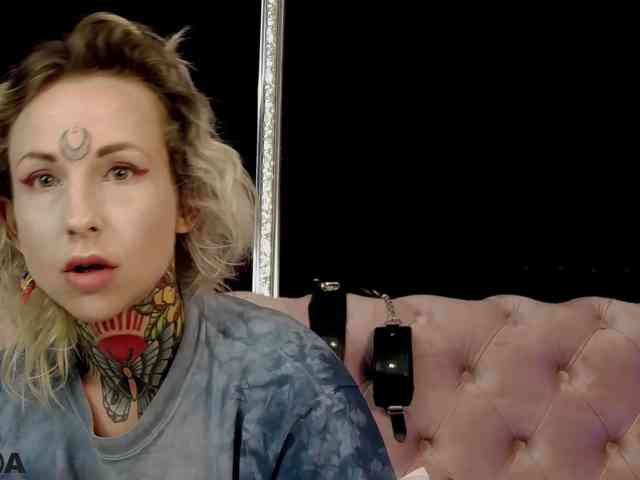 MandyMuse webcam