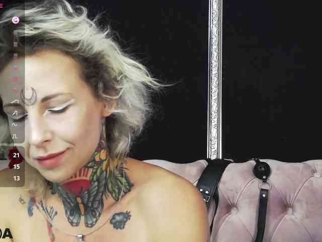MandyMuse webcam