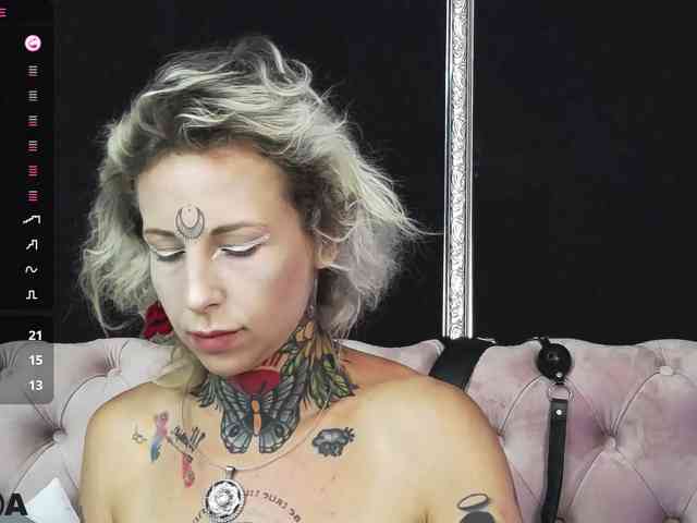 MandyMuse webcam