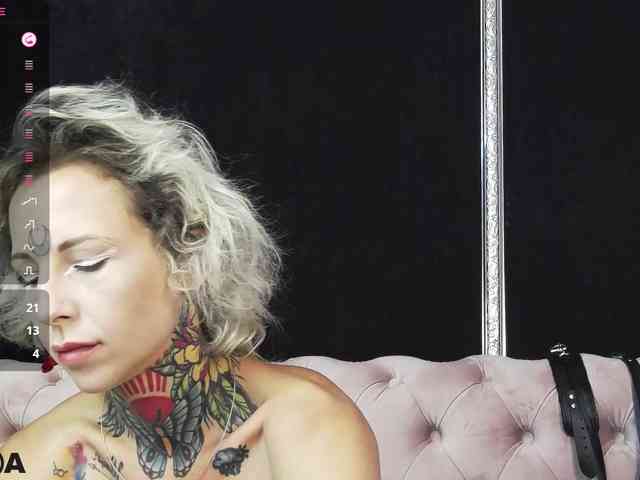 MandyMuse webcam