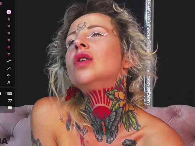 MandyMuse webcam