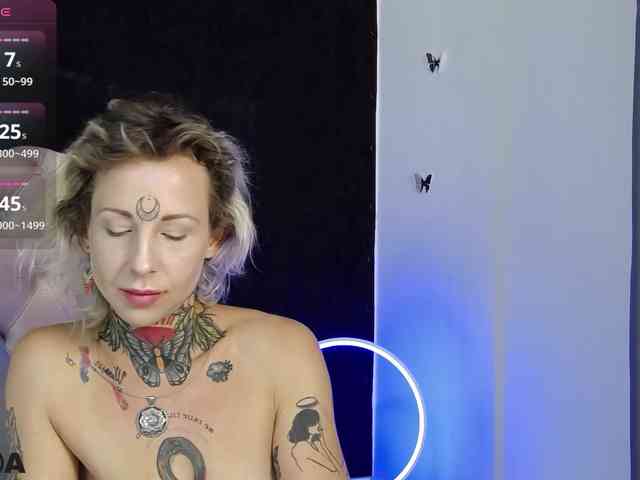 MandyMuse webcam