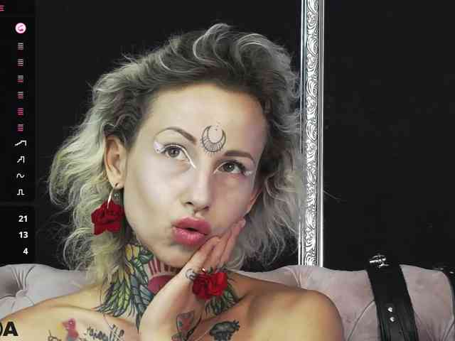 MandyMuse webcam