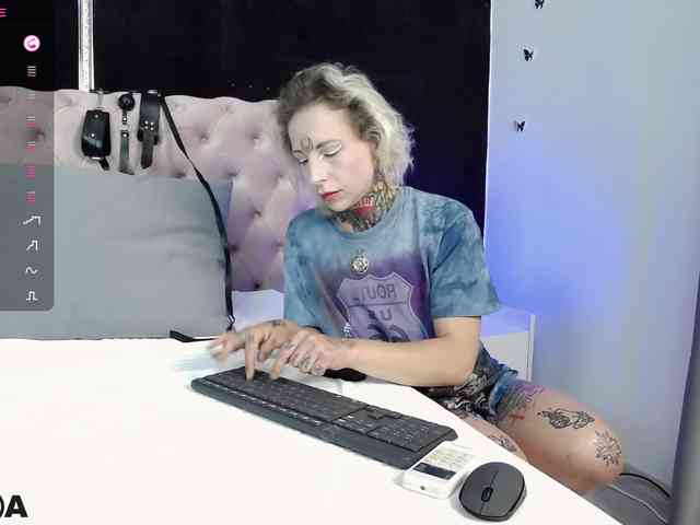 MandyMuse webcam