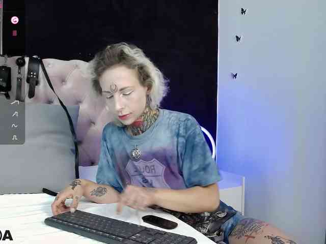 MandyMuse webcam