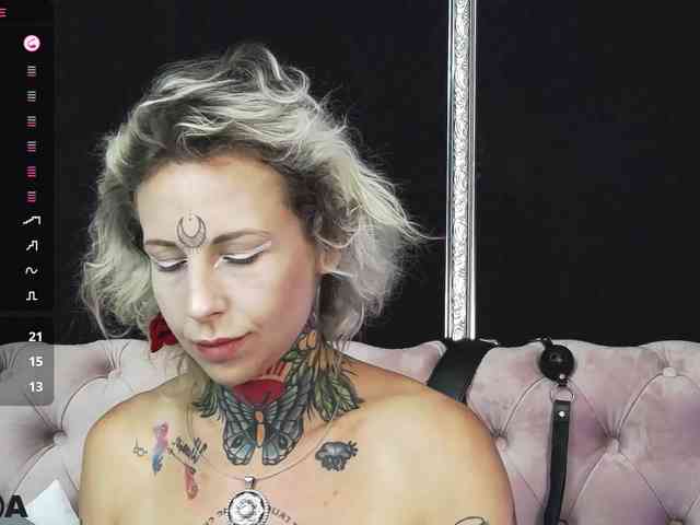 MandyMuse webcam