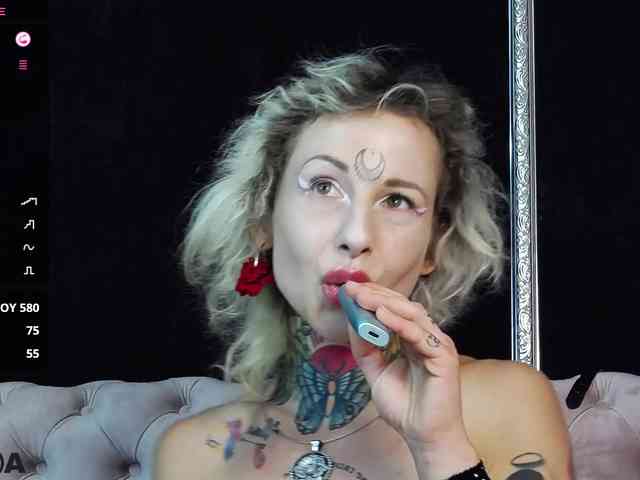 MandyMuse webcam