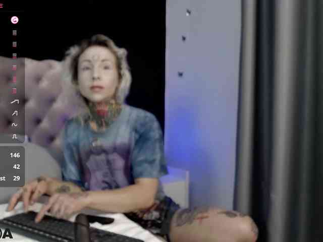 MandyMuse webcam