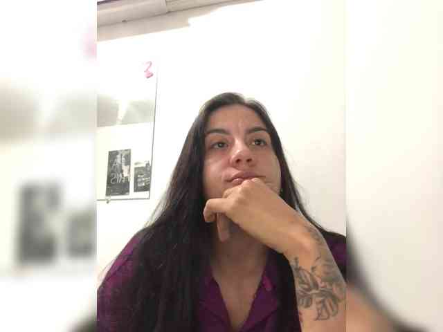 NatyArango webcam