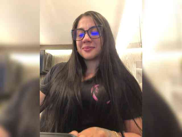 NatyArango webcam