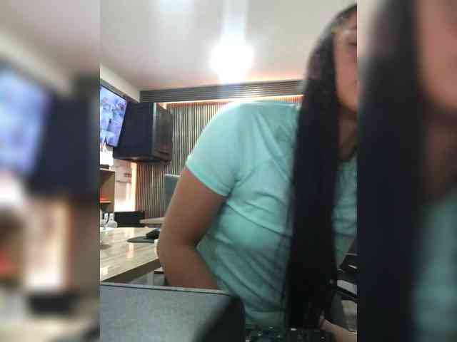 NatyArango webcam